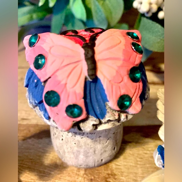🦋 BUTTERFLY MUSHROOM FIGURINE 🦋 - Picture 2 of 12